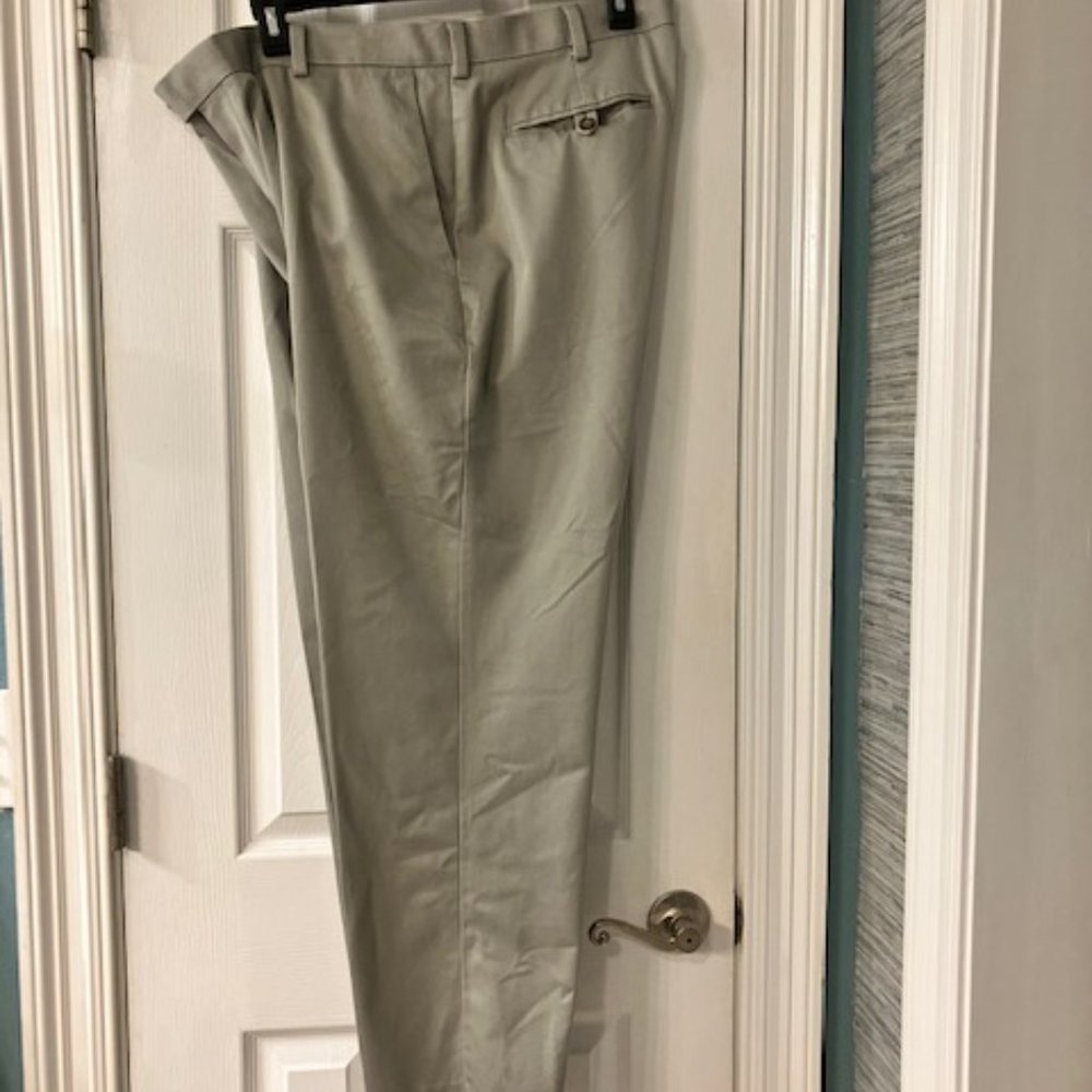 NWOT! ROUNDTREE & YORK - Size 40 x 29 Light Gray Dress Pants - 100% Cotton - NEW